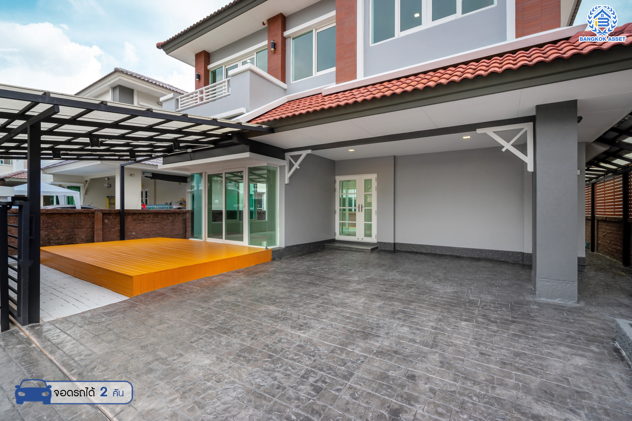 บ้านมือสองตกแต่งใหม่ ม.คาซ่าวิลล์ วัชรพล-สุขาภิบาล 5 แบรนด์ Q.House เนื้อที่ 50.6 ตร.ว. ฟังก์ชัน 3 ห้องนอน 3 ห้องน้ำ 1 ห้องอเนกประสงค์กว้างขวาง จอดรถได้ 2 คัน Facilities ครบครัน บนทำเลเชื่อมต่อหลายเส้นทาง ถ.รามอินทรา ถ.สายไหม และถ.พหลโยธิน ใกล้สนามบินดอนเมือง ทางด่วน "รามอินทรา" และรถไฟฟ้าสายสีเขียว "สถานีคูคต"